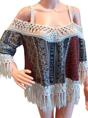 Dreamers Boho Top Off-Shoulder Crochet Trim Poncho Like Cream Red Tan Medium